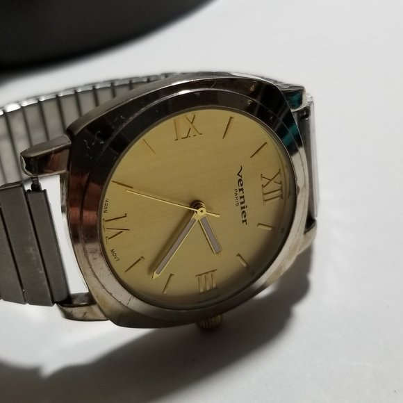 VERNIER For Men Watch Quartz Movement Silver Tone Working Excellent Condition - Picture 10 of 14